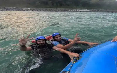 Visitors enjoying body surfing during Marine Drive to NIM Beach rafting