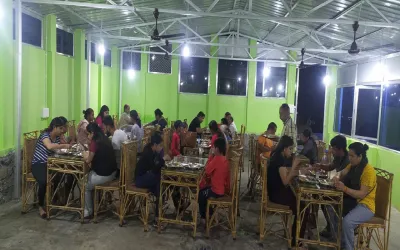 Luxury cottages in Rishikesh with dining area and buffet meals