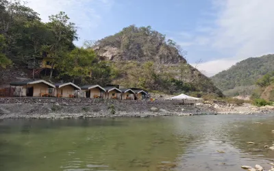 Rishikesh camp stay with comfortable tents and peaceful surroundings